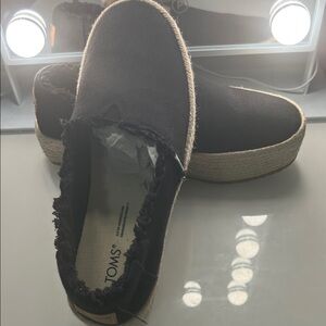 TOMS Women's Black Canvas Espadrilles 6-1/2US